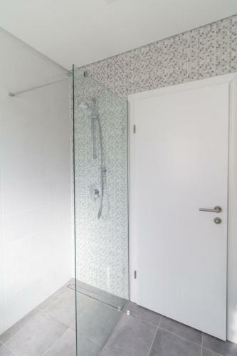 Apartments Glamour, 50m From The Beach, Nin