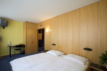 X-tra The Hotel