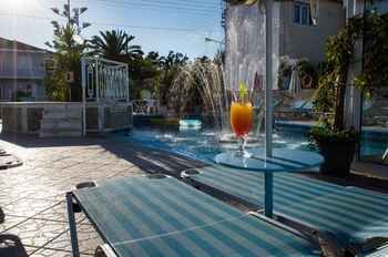 Acapulco Marinos Apartments