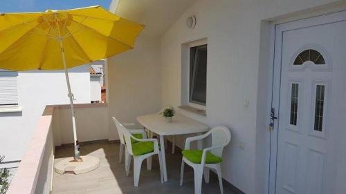 Apartments With A Parking Space Nin, Zadar - 17784