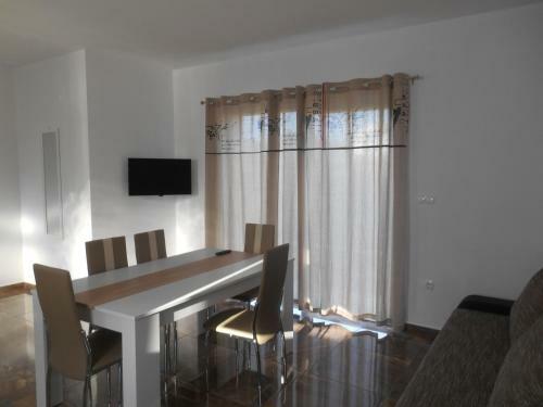 Modern Apartment , 10 M From The Beach , Sea View