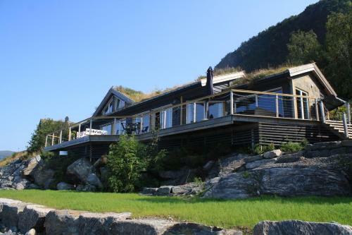 Sm�stranda Fjord Lodge