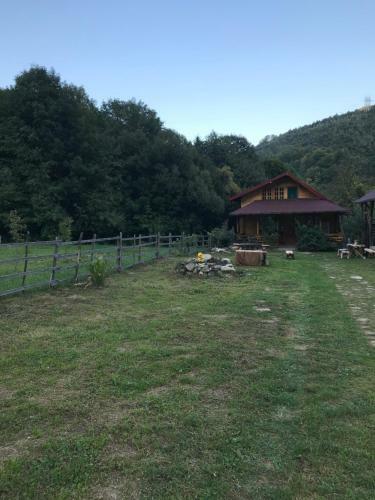 Hostal S?atra Camping