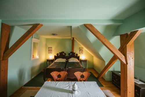 Bed & Breakfast V�r�s Guest House