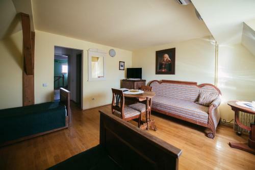 Bed & Breakfast V�r�s Guest House