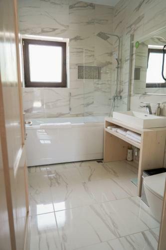 Hostal Montana 219