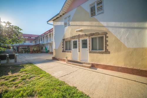 Hostal Casa La Nea Petrica