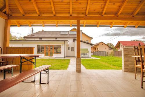 Bed & Breakfast Pensiunea Axenia Ale