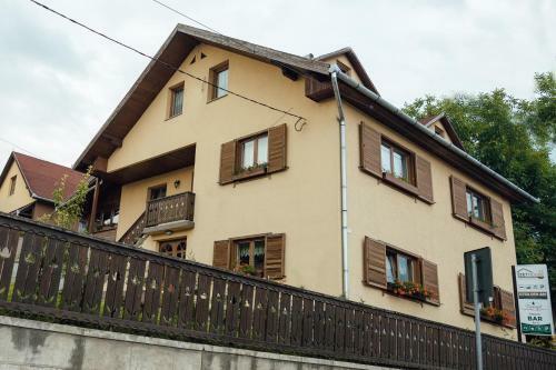 Hostal Zet House
