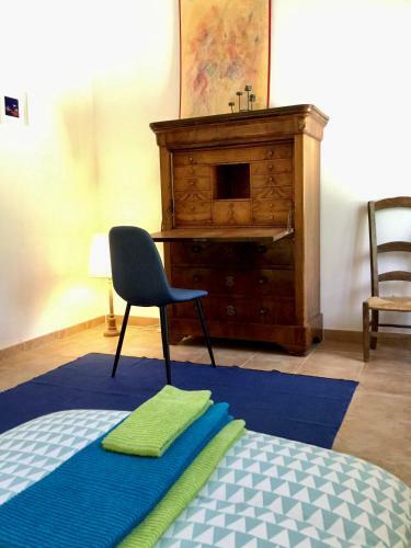 Oasis Cach� Avec Piscine
