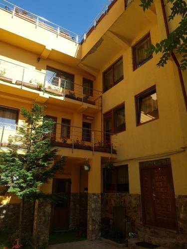 Hostal Casa Tiky