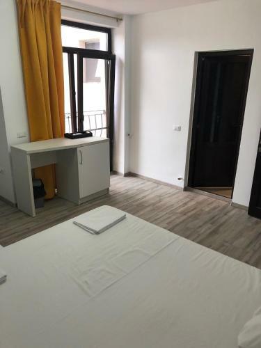 Hostal Pensiunea Crown