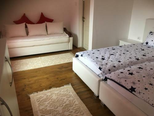 Hostal Pensiunea Izabel
