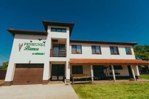 Hostal Pensiunea Bianca