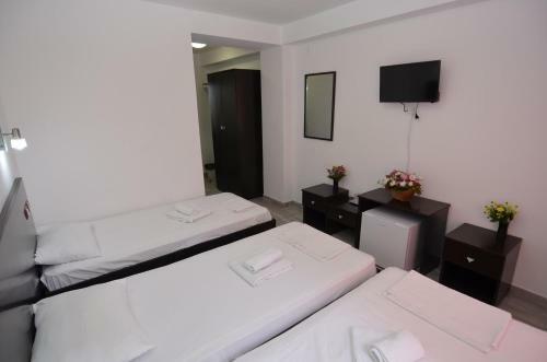 Hotel Vila II Poieni?a