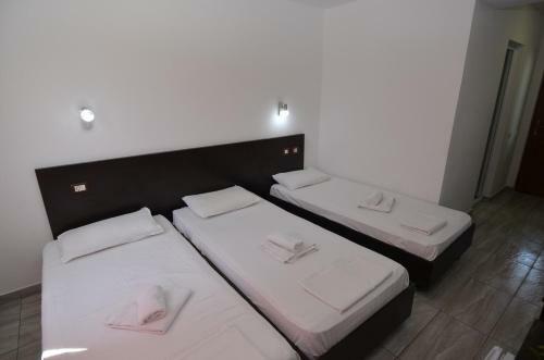 Hotel Vila II Poieni?a