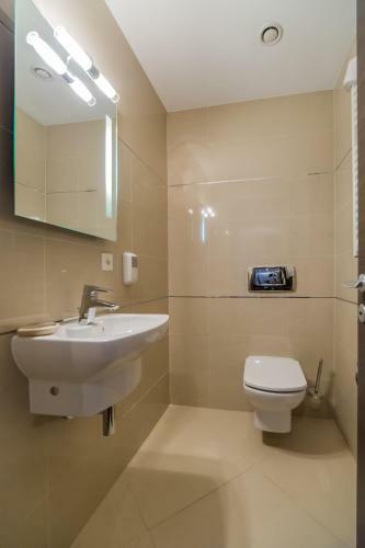 Apartamento Charming 2-bedroom, Silver Mountain, A Building