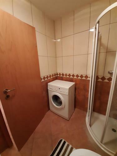 Delfttina-poiana Bra?ov Apartamente Pe Doua Nivele