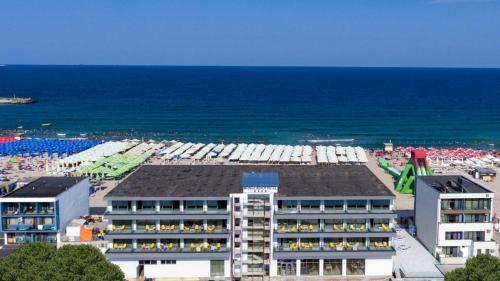 Mirage Beach Spa Hotel