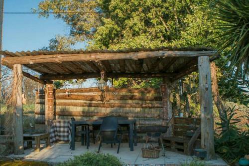 A Comfortable Rural Space In Beautiful Gardens