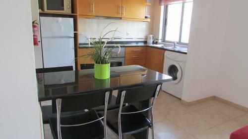 Apartamento T1 (2-4 Per.)com Piscina, Perto Da Praia