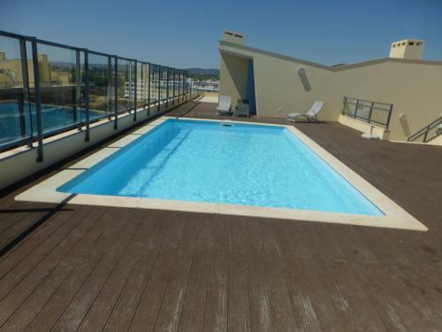 Algarve, T2 Apartment With Pool In Olh�o