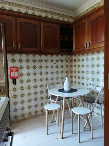 3 Bed Down Town Apartment