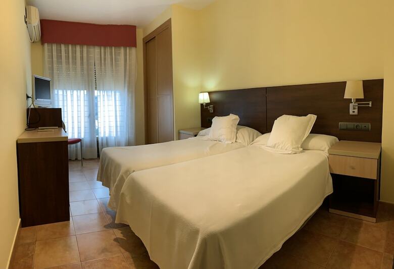 Hostal Monasterio De Rueda