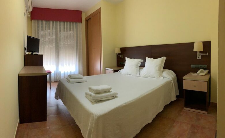 Hostal Monasterio De Rueda