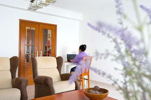 Waters House - Feel At Home Ir Our Sea