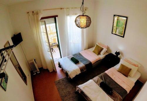 Hostal Peniche Surf Lodge 2