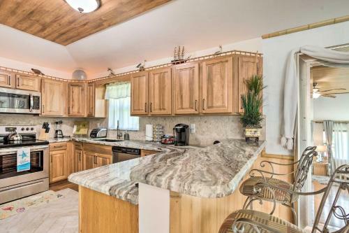 Boynton Beach Retreat With Yard, 2 Mi To Water!