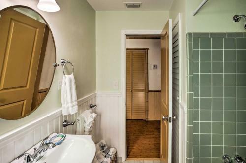 Boynton Beach Retreat With Yard, 2 Mi To Water!