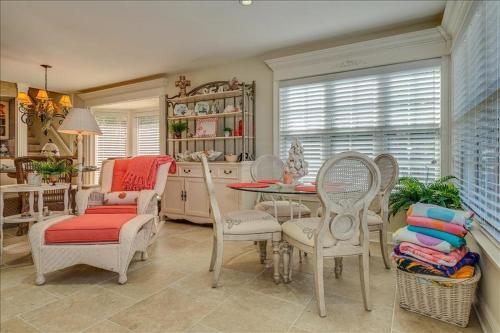 Woodwind Beach 10 Holiday Home