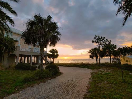 Villa Paradise By The Sea