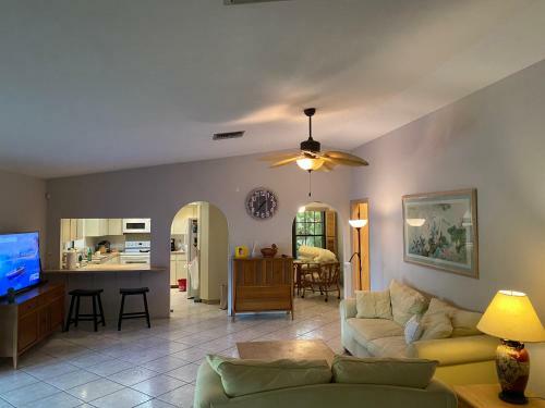 Beautiful House In Bonita Springs...