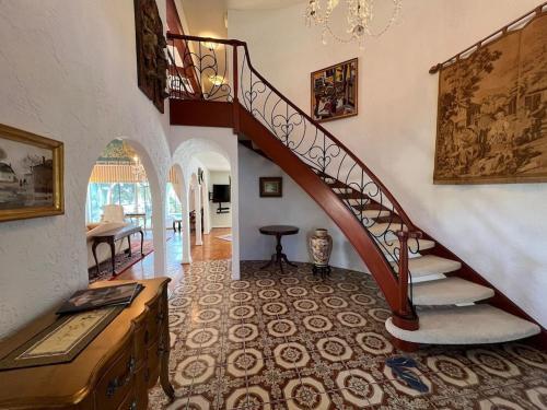 Villa Waterfront Paradise - Heated Pool, Amazing Sunsets!