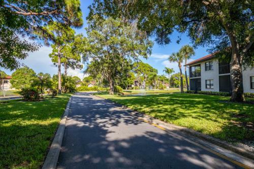 Shorewalk Full Condo-img-beaches-anna Maria