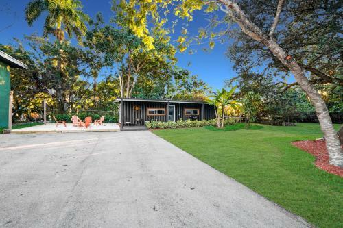 Hostal Oasis Container Home On 3 Acres