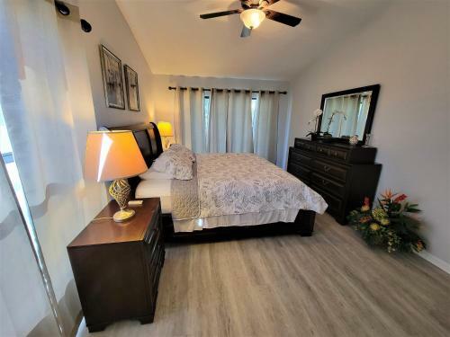Beautiful Townhouse Easy Access To Everything.