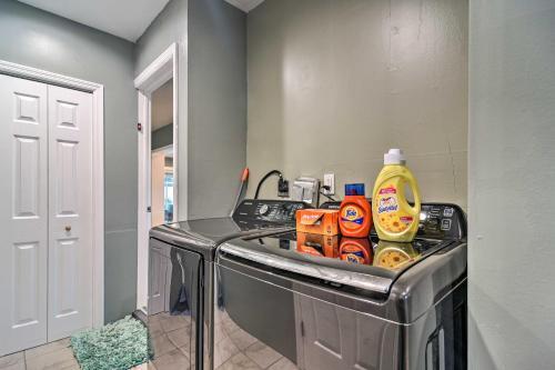 Lovely Clearwater Home With Screened Lanai!