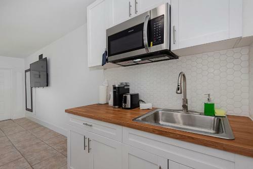 Large Studio Suite Close To Beach And Casino