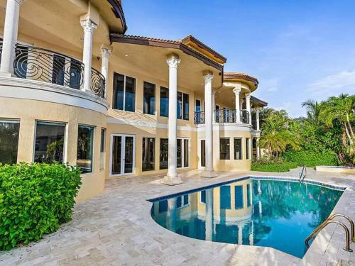 Villa The Delray Mansion-mediterranean Waterfront Palace
