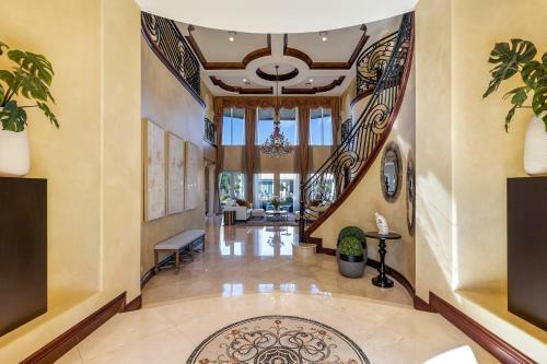 Villa The Delray Mansion-mediterranean Waterfront Palace
