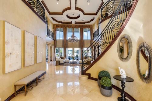 Villa The Delray Mansion-mediterranean Waterfront Palace