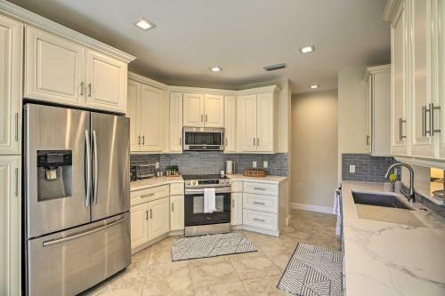 Chic Estero Townhome With Pool And Hot Tub Access