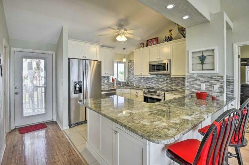 Sunny Home With Decks And Views, Steps To Beach!