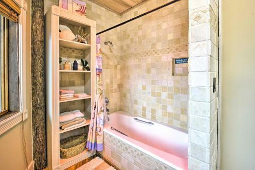 Chic Home Ocean Views, Hot Tub And Game Room!