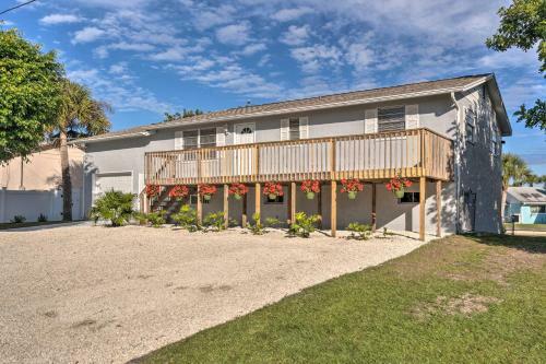 Bayfront Paradise With Pool, Lanai And Balcony!
