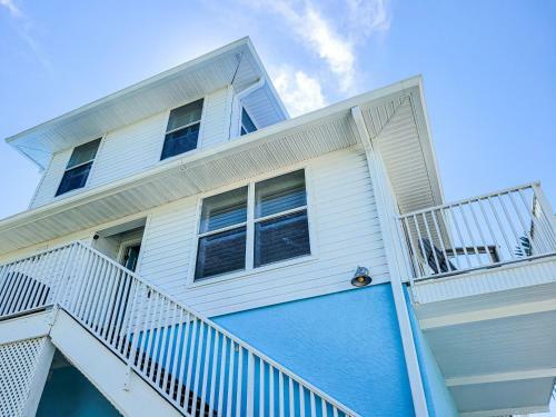 Apartamento Sunset Views + Steps From The Beach Duplex